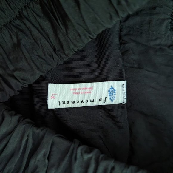 Free People On The Way Home Shorts in Black, Large - Picture 5 of 7